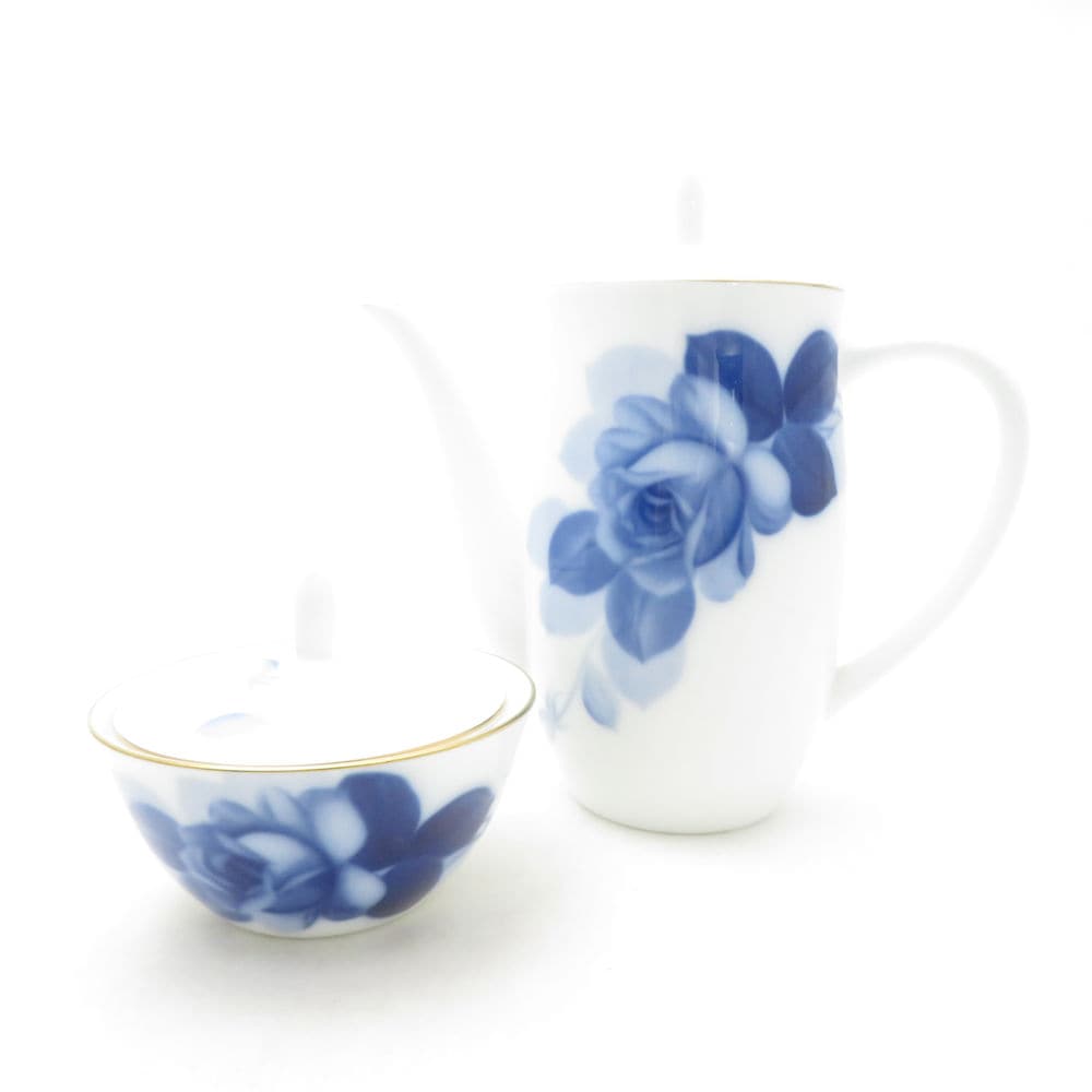 美品 OKURA 大倉陶園 ブルーローズ コーヒーポット シュガーポット 2点 セット 珈琲 砂糖 金彩 青薔薇 SU13716K1 【中古】