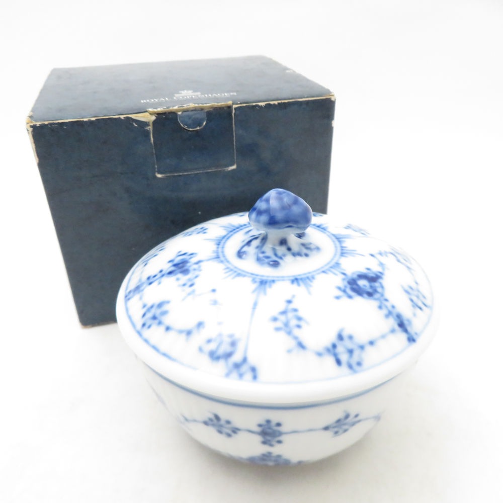 美品 ROYAL COPENHAGEN ロイヤルコペンハーゲン ブルーフルーテッドプレイン 154/155 シュガーポット ボウル 蓋付 砂糖 キャンディーボックス SU13948A2 【中古】