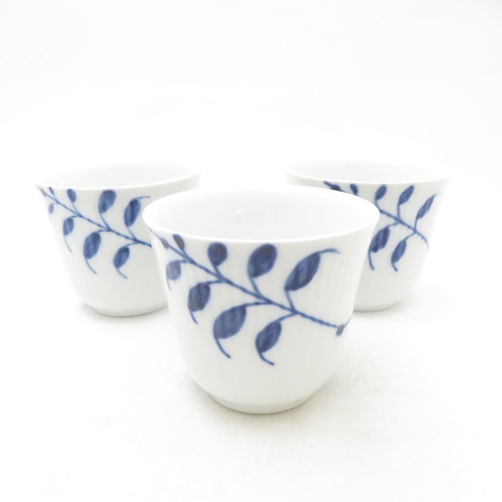 美品 ROYAL COPENHAGEN ロイヤルコペンハーゲン ブルーフルーテッド メガ 494 スタイルカップ 3点 Mサイズ フリーカップ 湯呑 湯飲み SU13953A2 【中古】