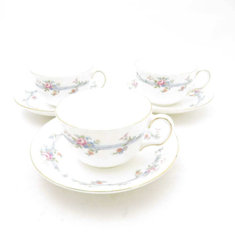 美品 MINTON ミントン CHARTWELL チャートウェル ティーカップ＆ソーサー 3客 セット 金彩 花柄 フラワー 紅茶 英国 SU13981J1 【中古】