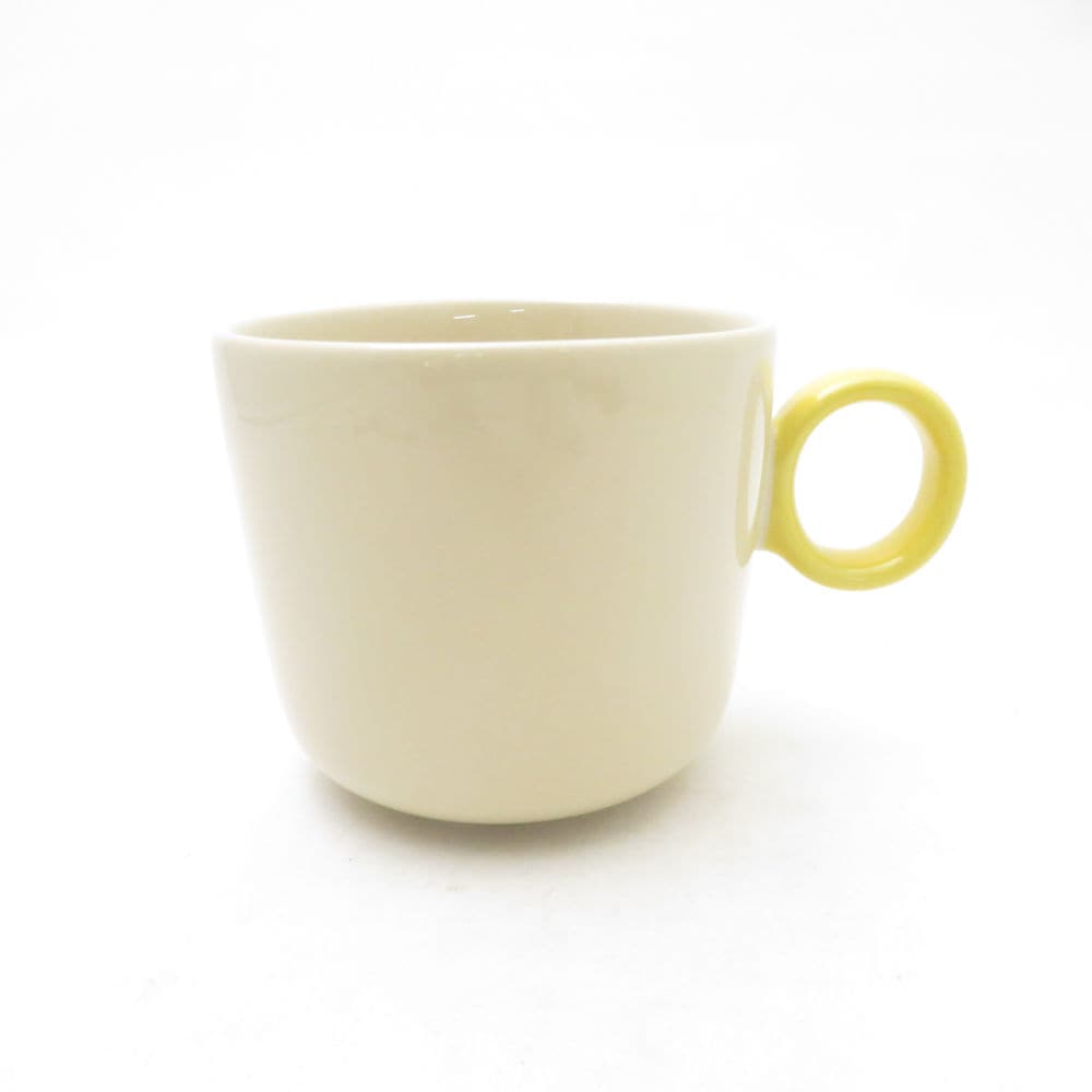 美品 iittala イッタラ PLAY プレイ マグカップ 1点 磁器 350ml ベージュ・イエロー コップ 北欧 SC11011X2 【中古】