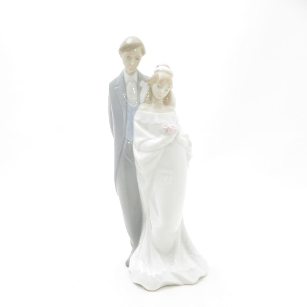美品 NAO ナオ 1437 Love Always 愛する二人 フィギュリン 1点 置物 陶器人形 結婚 ブライダル SC11000U1 【中古】