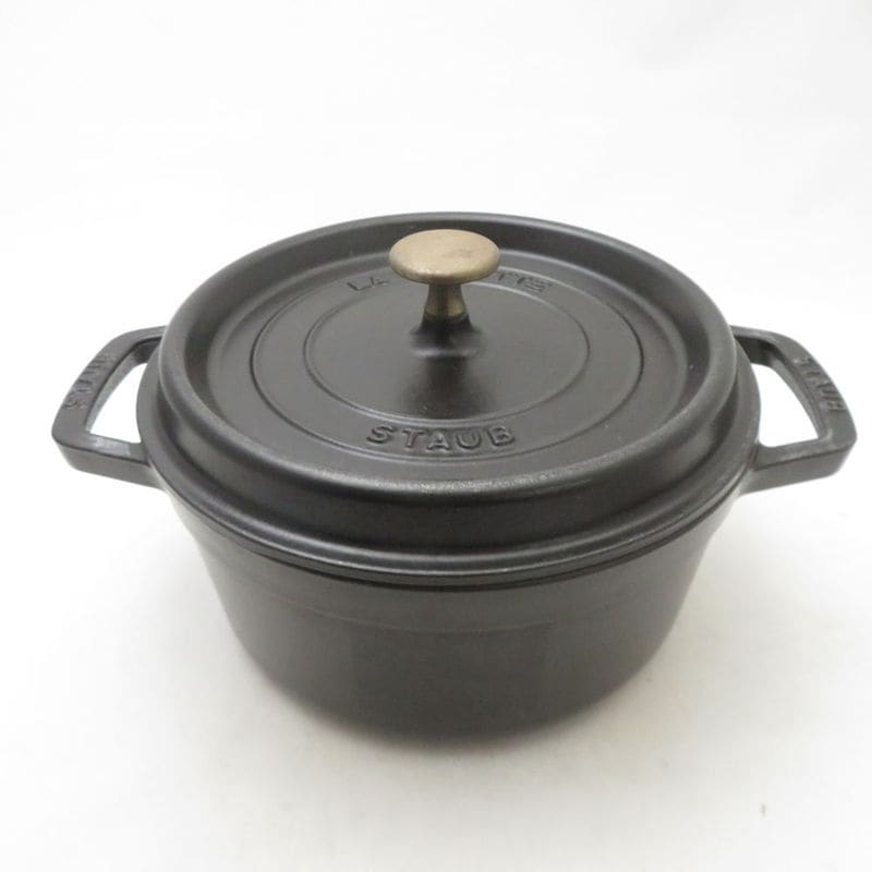 美品 STAUB ストウブ ピコ ココット ラウンド 両手鍋 鋳物ホーロー 22cm 黒 料理 調理器具 キッチン SU14237Z 【中古】