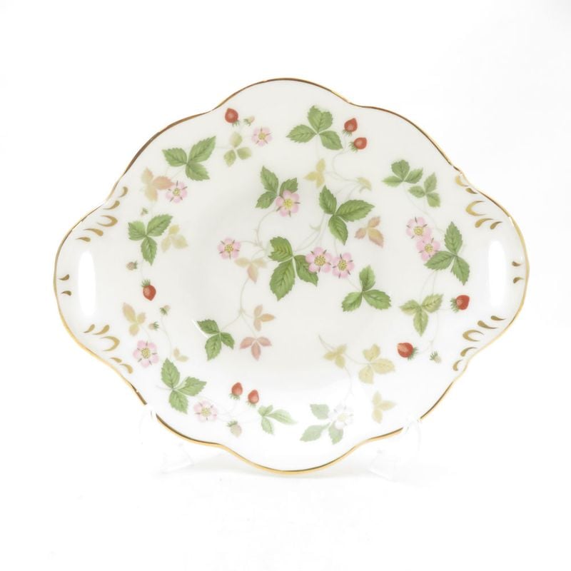 美品 WEDGWOOD ウェッジウッド ワイルドストロベリー ウィンザートレイ プレート オーバル皿 金彩 花柄 英国 黒壺 SU14251D1 【中古】