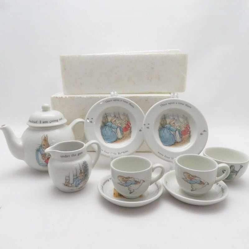 美品 WEDGWOOD ウェッジウッド ピーターラビット チルドレンズ ティーセット ティーポット クリーマー C&S ボウル 小皿 7点 ミニ 子ども キッズプレート 英国 SU14263H2 【中古】