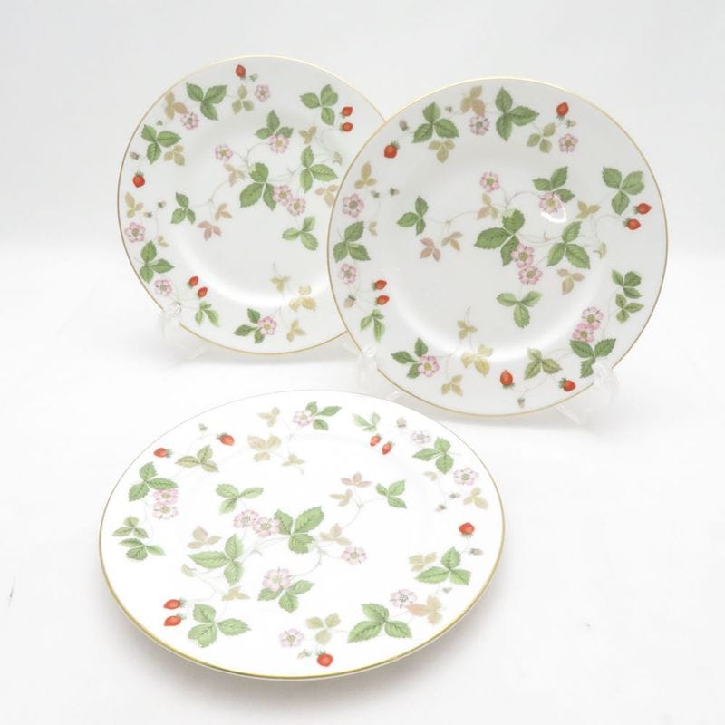 美品 WEDGWOOD ウェッジウッド ワイルドストロベリー 中皿 3枚 18cmプレートセット ケーキ デザート 英国 SU14156B4 【中古】