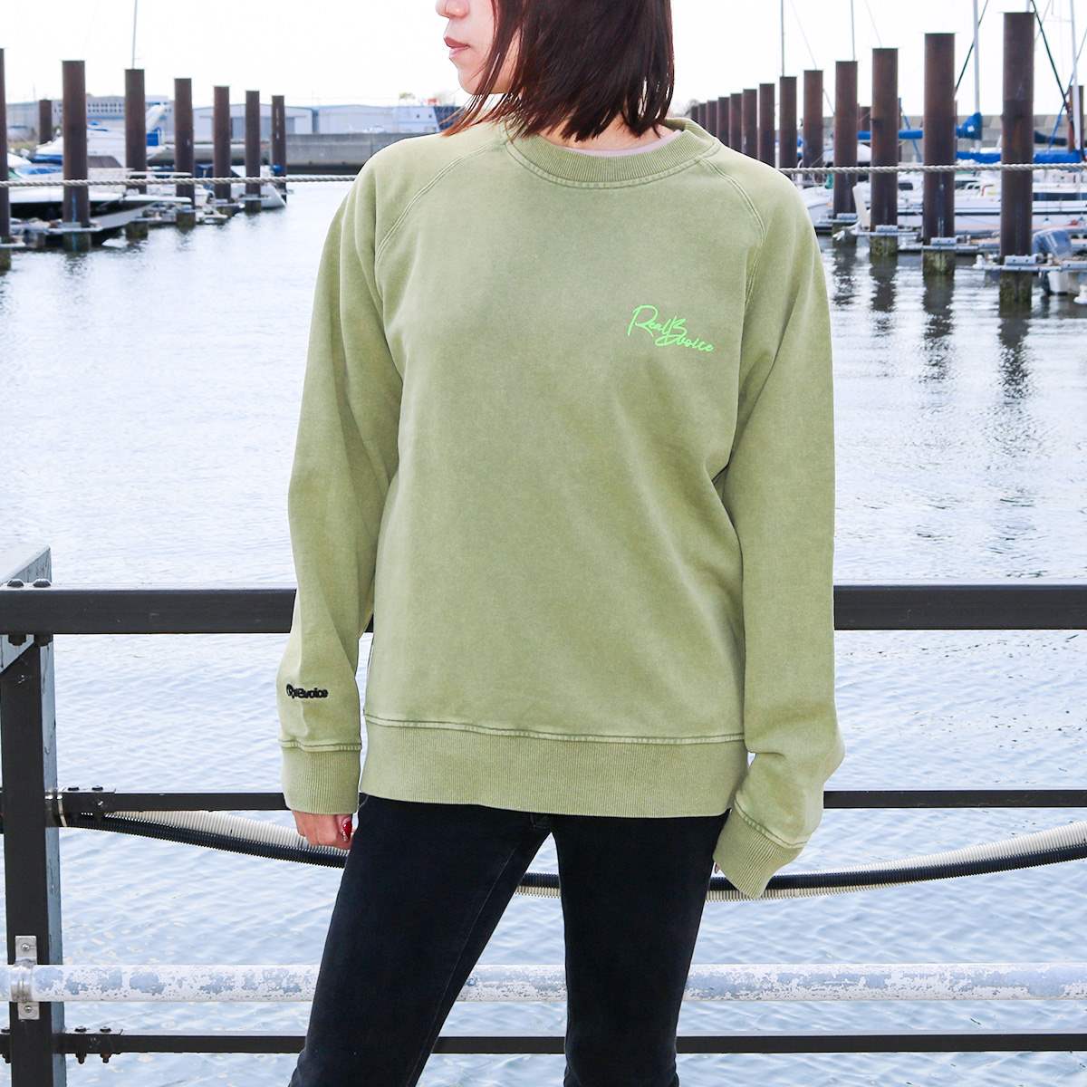 R SPRAY PIGMENT CREW SWEAT