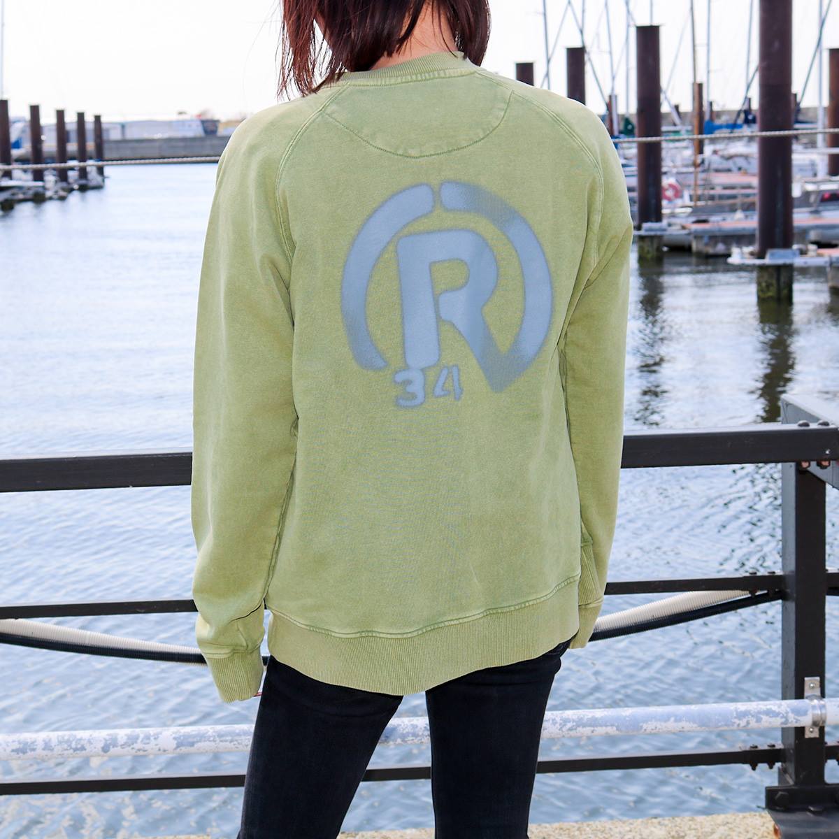 R SPRAY PIGMENT CREW SWEAT