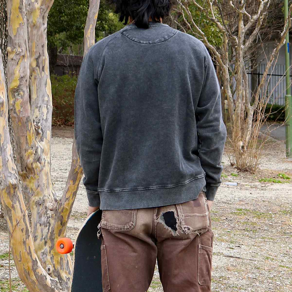 REAL B VOICE PIGMENT CREW SWEAT