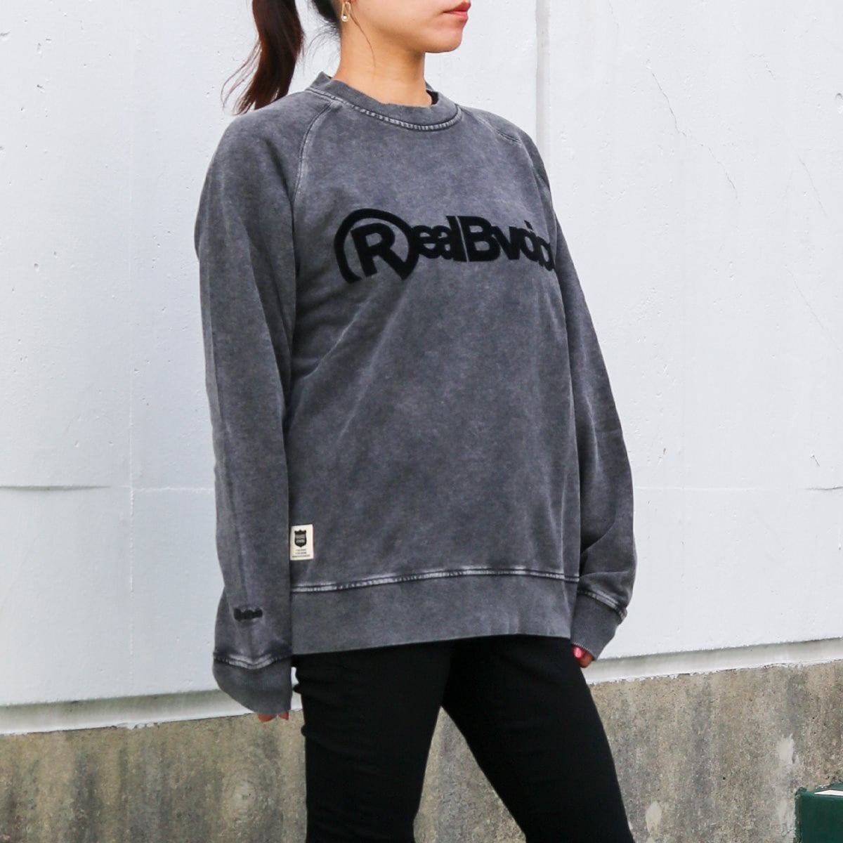 REAL B VOICE PIGMENT CREW SWEAT