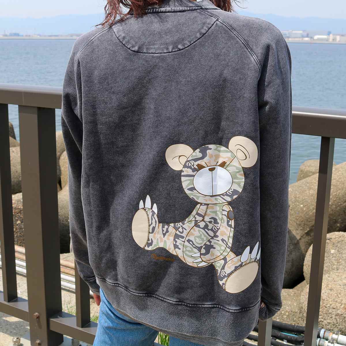ARMY BEAR PIGMENT CREW SWEAT