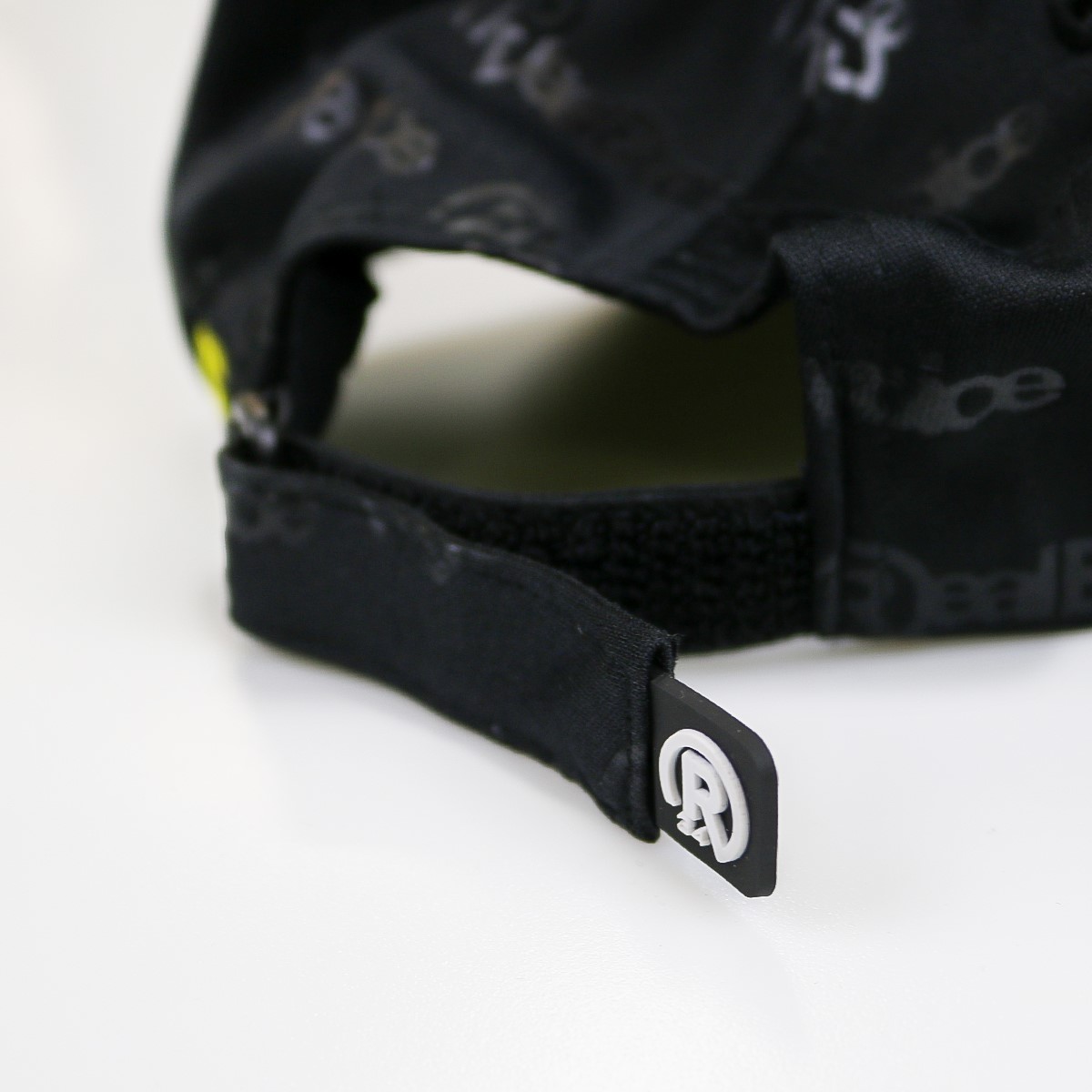 EMBOSS SIMPLE DRY CAP