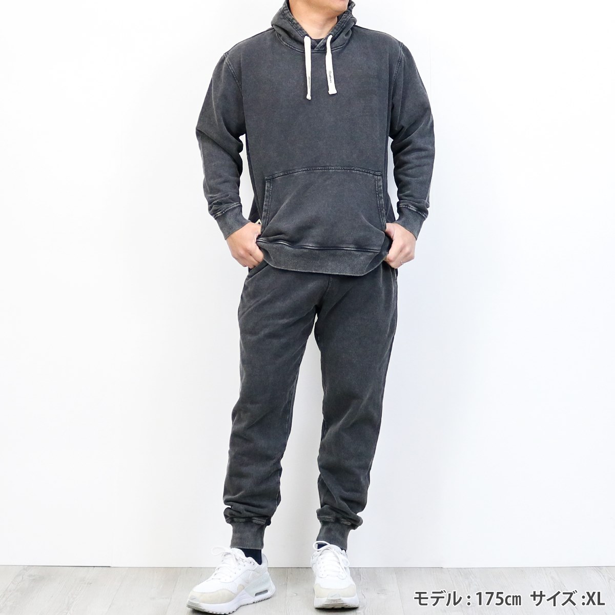 SIMPLE PIGMENT PULL PARKA