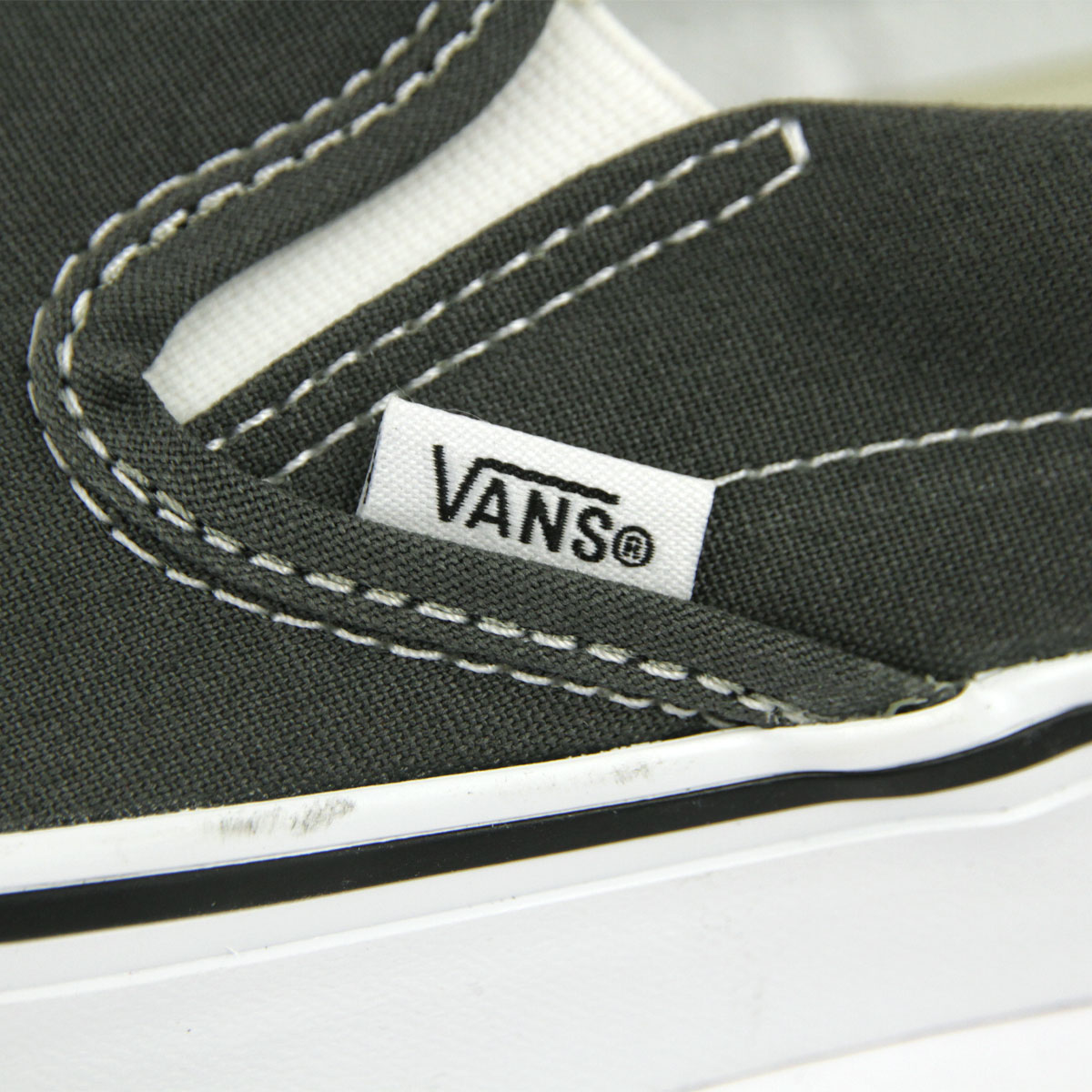 �Х� ��� ���ˡ����� ��������Ź VANS ����åݥ� �� VANS CLASSIC SLIP-ON CHARCOAL VN000EYECHR