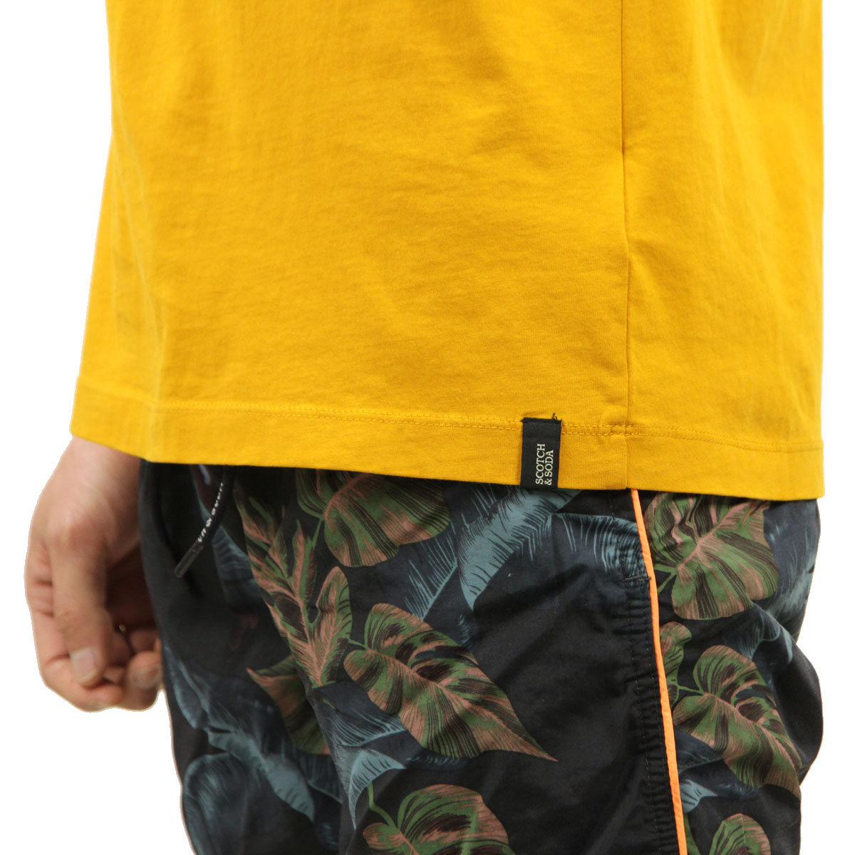 �����å�����ɥ����� T����� ��� ��������Ź SCOTCH��SODA ���롼�ͥå�ȾµT����� ORGANIC COTTON-JERSEY CHEST ARTWORK CREWNECK T-SHIRT 160848 0041 34407 24 RUST A39B B1C C1D D1E E10F