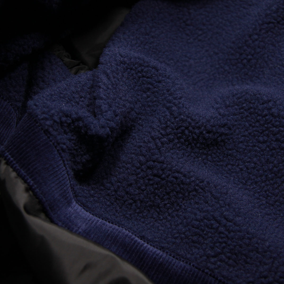 ����ꥫ�󥤡����� ���㥱�å� ��� ������ AMERICAN EAGLE �������� �ѥե������㥱�å� AE Colorblock Corduroy Puffer Jacket 0108-1250-900 A04B B1C C1D D4E E06F