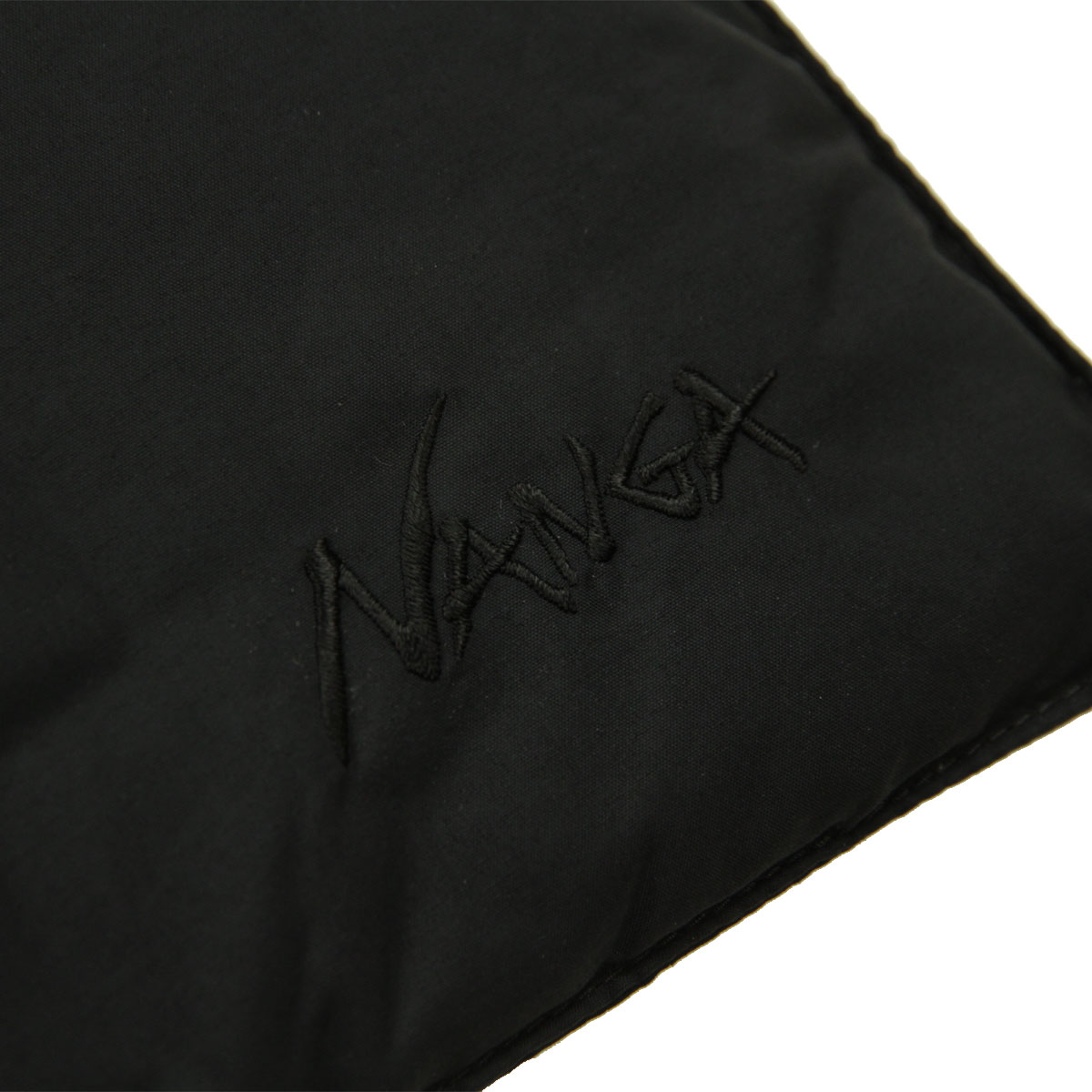 �ʥ� ��� ��ǥ����� ������ �ݥ���� �ޥե顼 ��������Ź NANGA �֥�󥱥å� DOWN PONCHO MUFFLER NA2442-3C605-B BLK BLACK