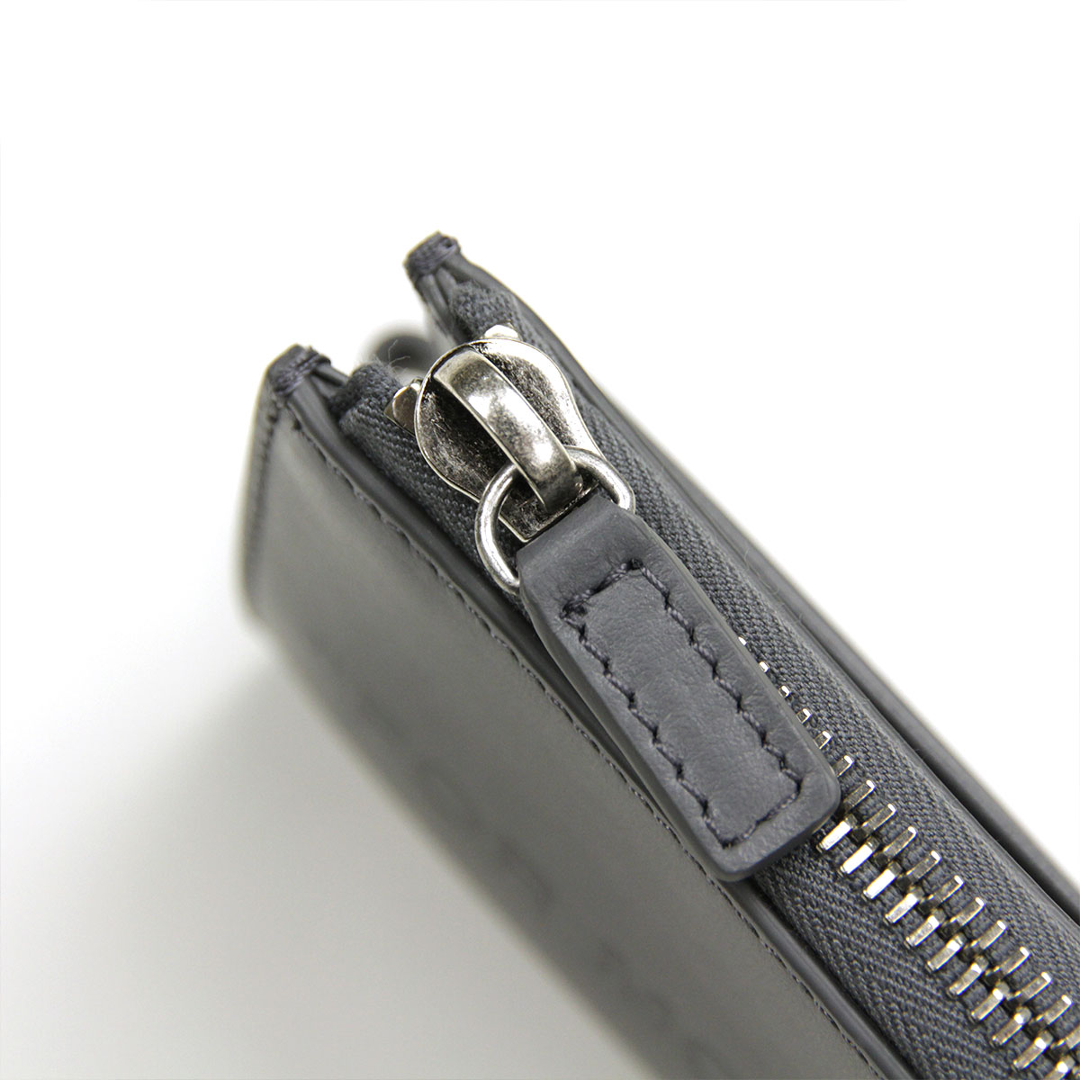 եۥ磻   ǥ  OFF-WHITE 󥱡  ߥ˥ դ DEBOSSED QUOTE CHAIN WALLET GREY GREY OMNC021F21LEA0010909 AB3B B3C C3D D3E E02F