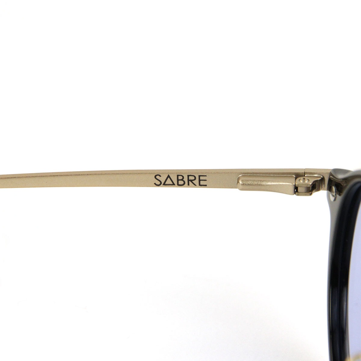 С SABRE Ź 󥰥饹 ᤬ THE FUDGE BLACK-MATTE GOLD METAL FRAME LIGHT BLUE LENS SUNGLASS SV226-137J A55B B3C C3D D1E E13F