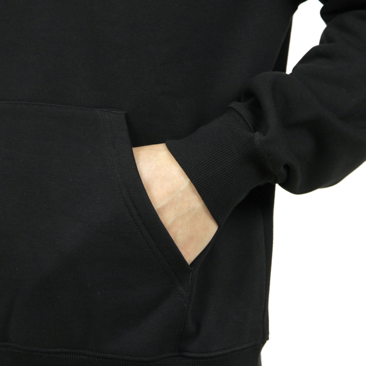 �����ϡ��� �ѡ����� ��� ������ CARHARTT WIP �������åȥץ륪���С��ѡ����� HOODED CARHARTT SWEATSHIRT BLACK / WHITE I027093 AB0B B1C C1D D5E E13F