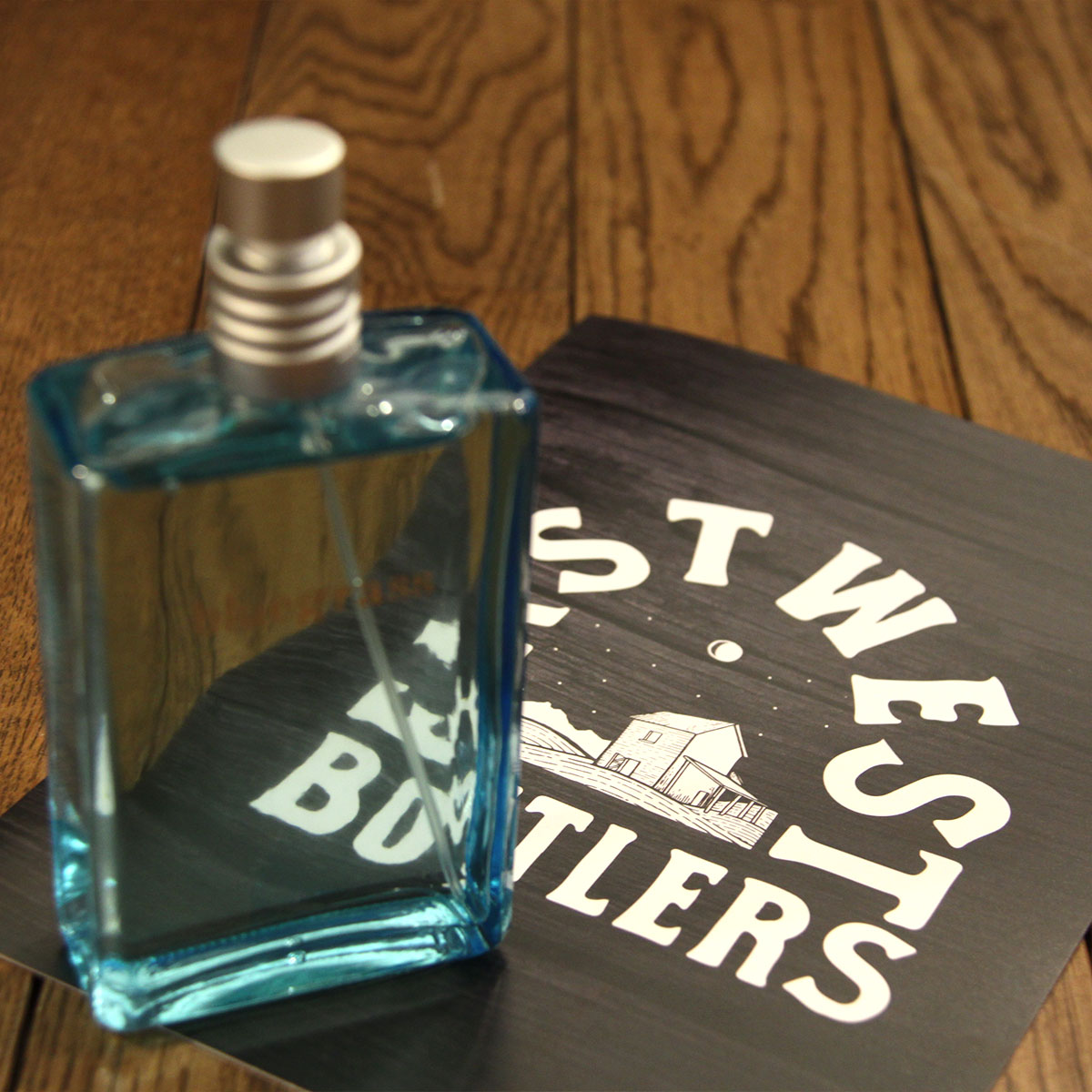 �������ȥ������ȥܥȥ顼�� EASTWEST BOTTLERS ��������Ź ��� ��ǥ����� ��� �֥롼���饹�ե쥰��� BLUEGRASS FRAGRANCES PERFUME 100ml A19B B3C C3D D0E E07F