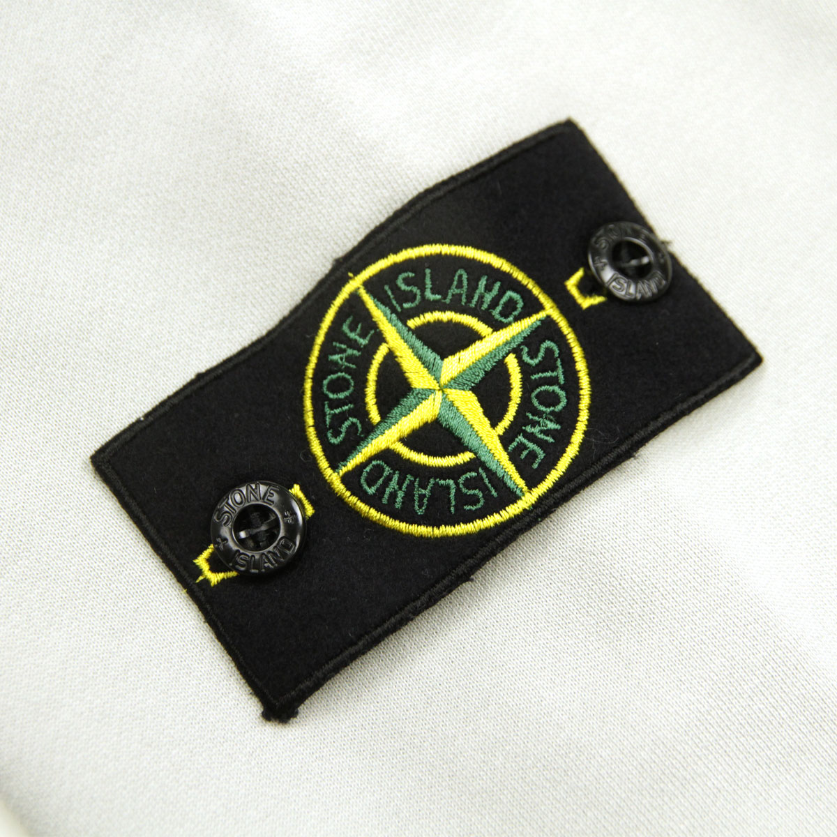 ���ȡ��󥢥����� ��� �������å� ������ STONE ISLAND ���롼�ͥå� ����ץ� �ȥ졼�ʡ� ORGANIC COTTON FLEECE GARMENT DYED REGULAR-FIT CREWNECK SWEATSHIRT PEARL GREY 6100060 S0051 V0061
