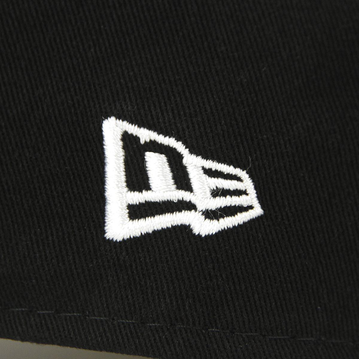 �˥塼���� ��� ��ǥ����� ����å� ������ NEW ERA �˥塼�衼������󥭡��� ˹�� �������󥹥ƥå� NEW ERA 9TWENTY MLB CHAIN STITCH NEW YORK YANKEES BLACK-WHITE