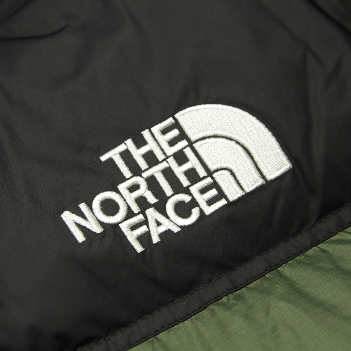 �Ρ����ե����� ������٥��� ��� ������ THE NORTH FACE �������� ��ȥ� �̥ץ��٥��� �������� TNF 1996 RETRO NUPTSE VEST NF0A3JQQ NYC THYME A14B B1C C1D D4E E08F