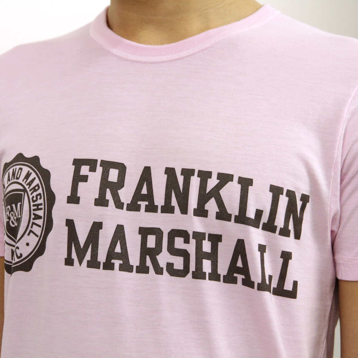 �ե�󥯥�� �ޡ������ T����� ��������Ź FRANKLIN��MARSHALL ȾµT����� ���롼�ͥå�  LOGO TEE POWDER PINK TSMF182AN 45181 4010 A61B B1C C1D D1E E11F