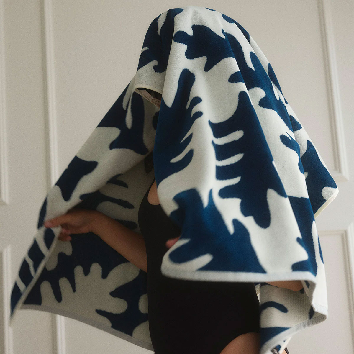 ������������ ��� ��ǥ����� �Х������� ��������Ź SLOWTIDE �ӡ��������� HELE BEACH BATH TOWEL STWV004 DEEP PACIFIC