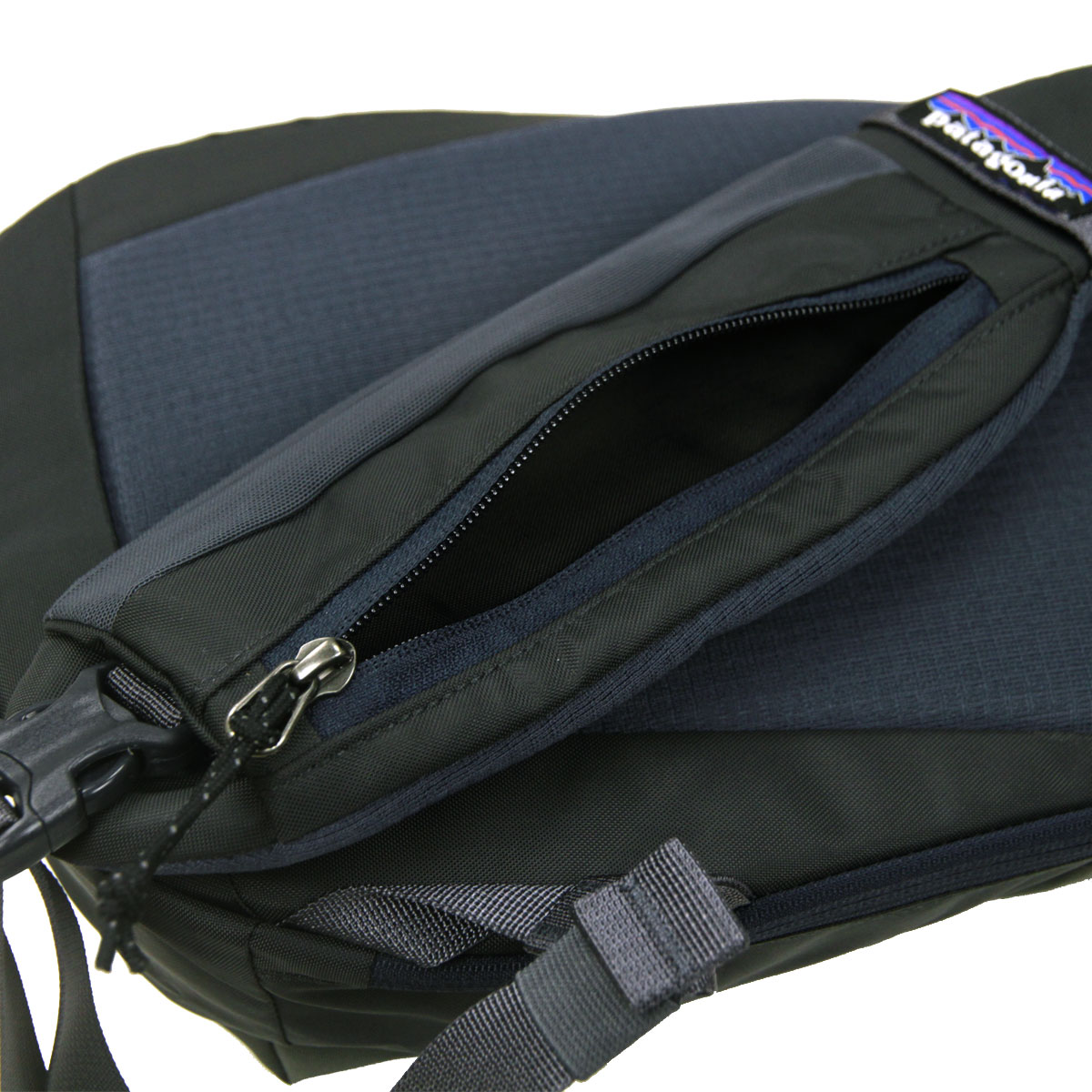 �ѥ����˥� ��� ��ǥ����� ����󥰥Хå� ������ patagonia ���Ф� ���������Хå� ATOM SLING BAG 8L 48262 SMDB SMOLDER BLUE