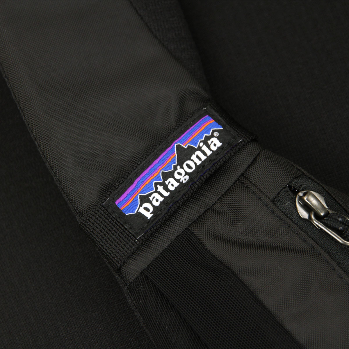 �ѥ����˥� ��� ��ǥ����� ����󥰥Хå� ������ patagonia ���Ф� ���������Хå� ATOM SLING BAG 8L 48262 BLK BLACK