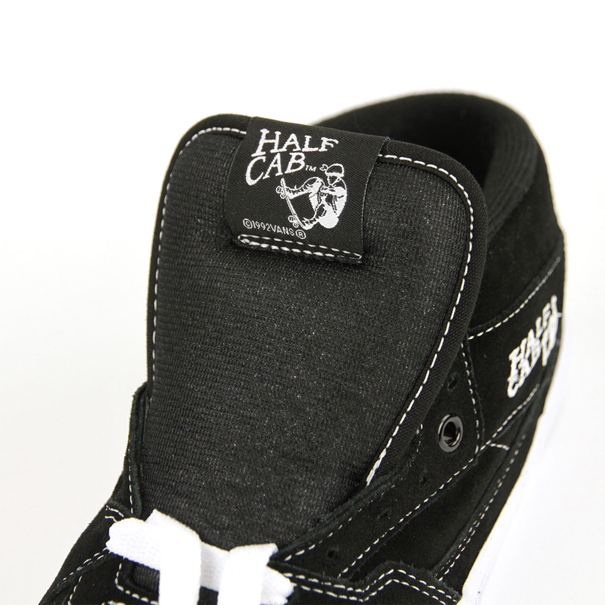�Х� ���ˡ����� ��� ��������Ź VANS �ϡ��ե���� VANS HALF CAB BLACK VN000DZ3BLK A33B B1C C4D D2E E13F
