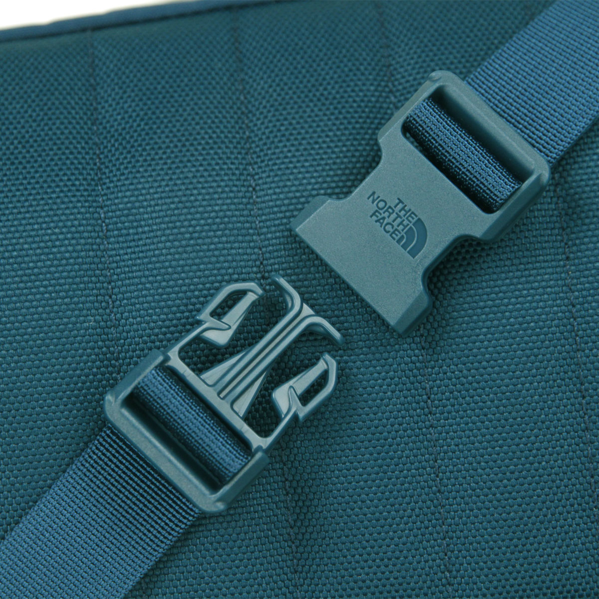 �Ρ����ե����� ��� ��ǥ����� ���������Хå� ������ THE NORTH FACE �ܥǥ��Хå� �С����졼 ���С� �������� BERKELEY LUMBAR SHOULDER BAG NF0A52VU 4OJ MIDNIGHT PETROL/ALGAE B