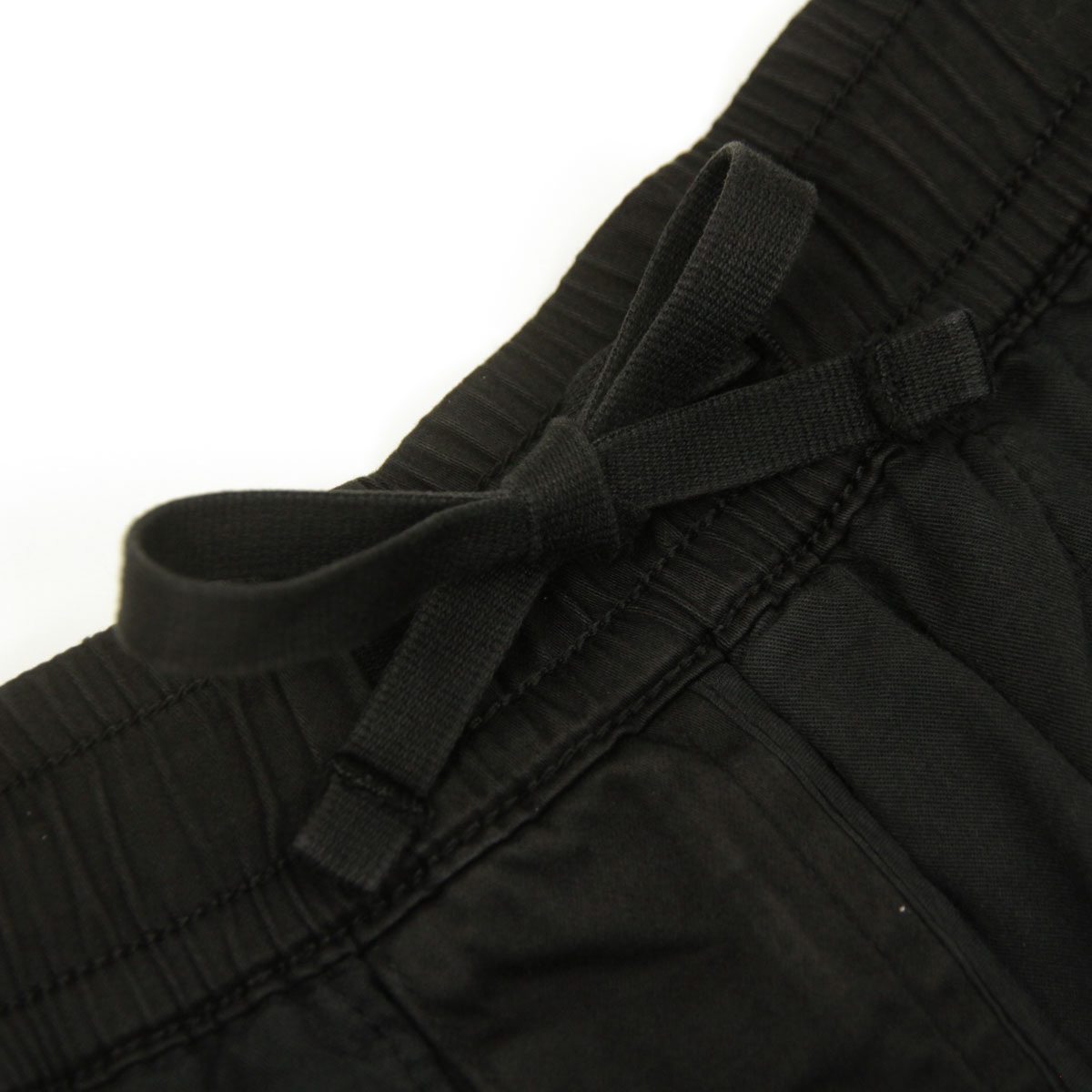 ���ȡ��󥢥����� ��� ���硼�ȥѥ�� ������ STONE ISLAND �ϡ��եѥ�� �ܥȥॹ STONE ISLAND STRETCH COTTON REGULAR-FIT CARGO BERMUDA SHORT PANTS K1S15 L100L03 S0012 V0029 BLACK AB4B B1C C2D D4E E13F