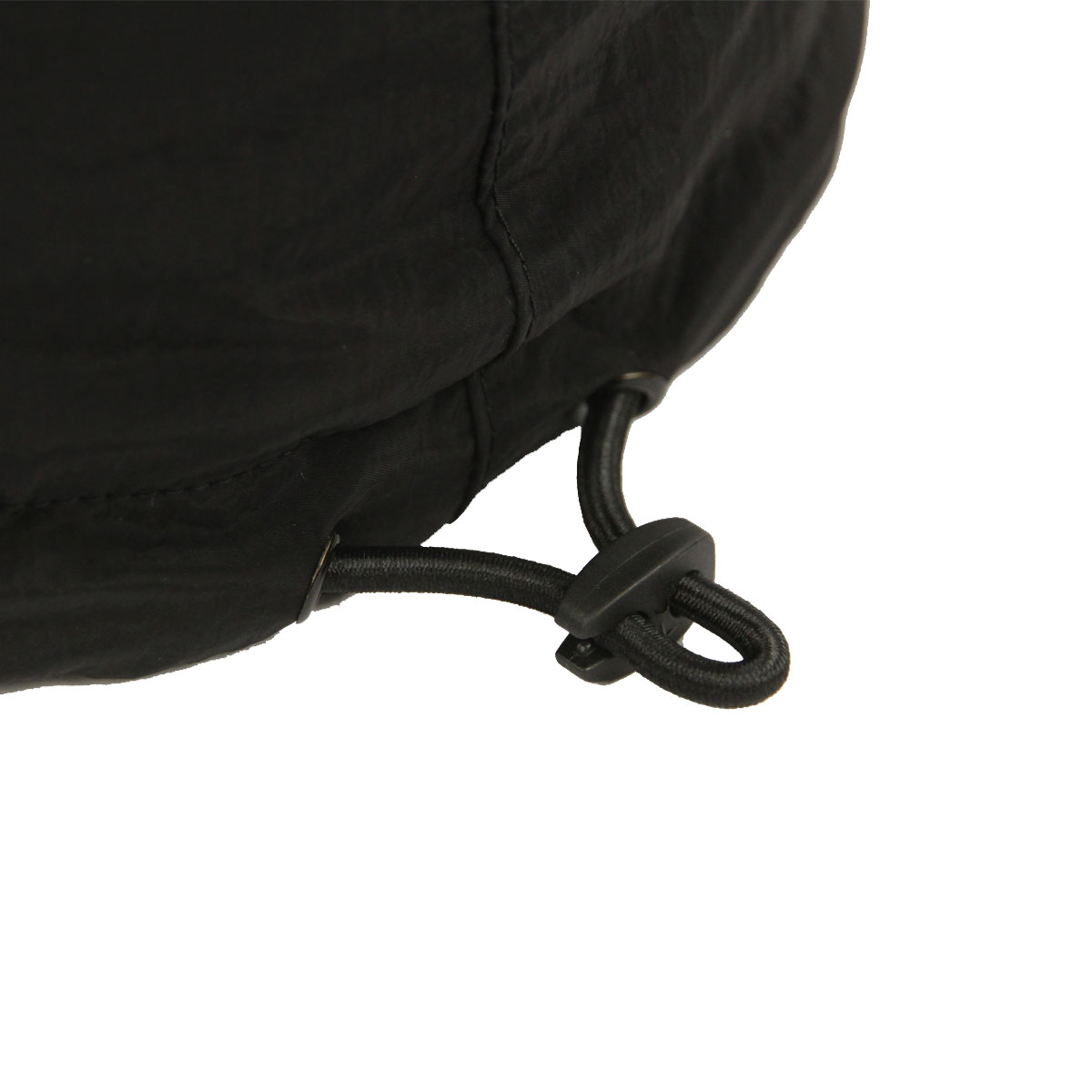 ���ȡ��󥢥����� ��� ��ǥ����� ����å� ������ STONE ISLAND �ʥ����� ���� ˹�� STONE ISLAND NYLON METAL IN ECONYL CAP K1S15 9100995 S0076 V0029 BLACK