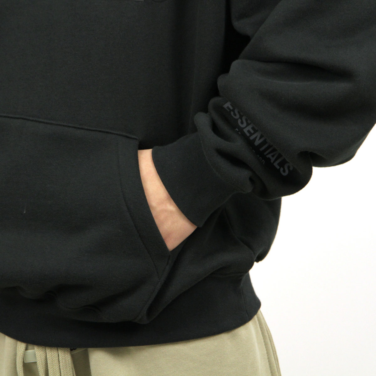 �ե������֥��å� fog essentials �ѡ����� ��� ������ FEAR OF GOD ���å��󥷥�륺 �ץ륪���С��ѡ����� �����ѡ�����  FOG - FEAR OF GOD ESSENTIALS HOODIE BLACK AA5B B1C C1D D5E E13