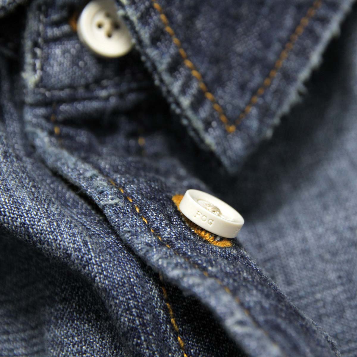 �ե������֥��å� fog essentials ����� ��� ������ FEAR OF GOD Ĺµ�ǥ˥ॷ��� FOG - FEAR OF GOD ESSENTIALS DENIM LONG SLEEVE BUTTON UP SHIRT DARK INDIGO AA5B B1C C1D D6E E06
