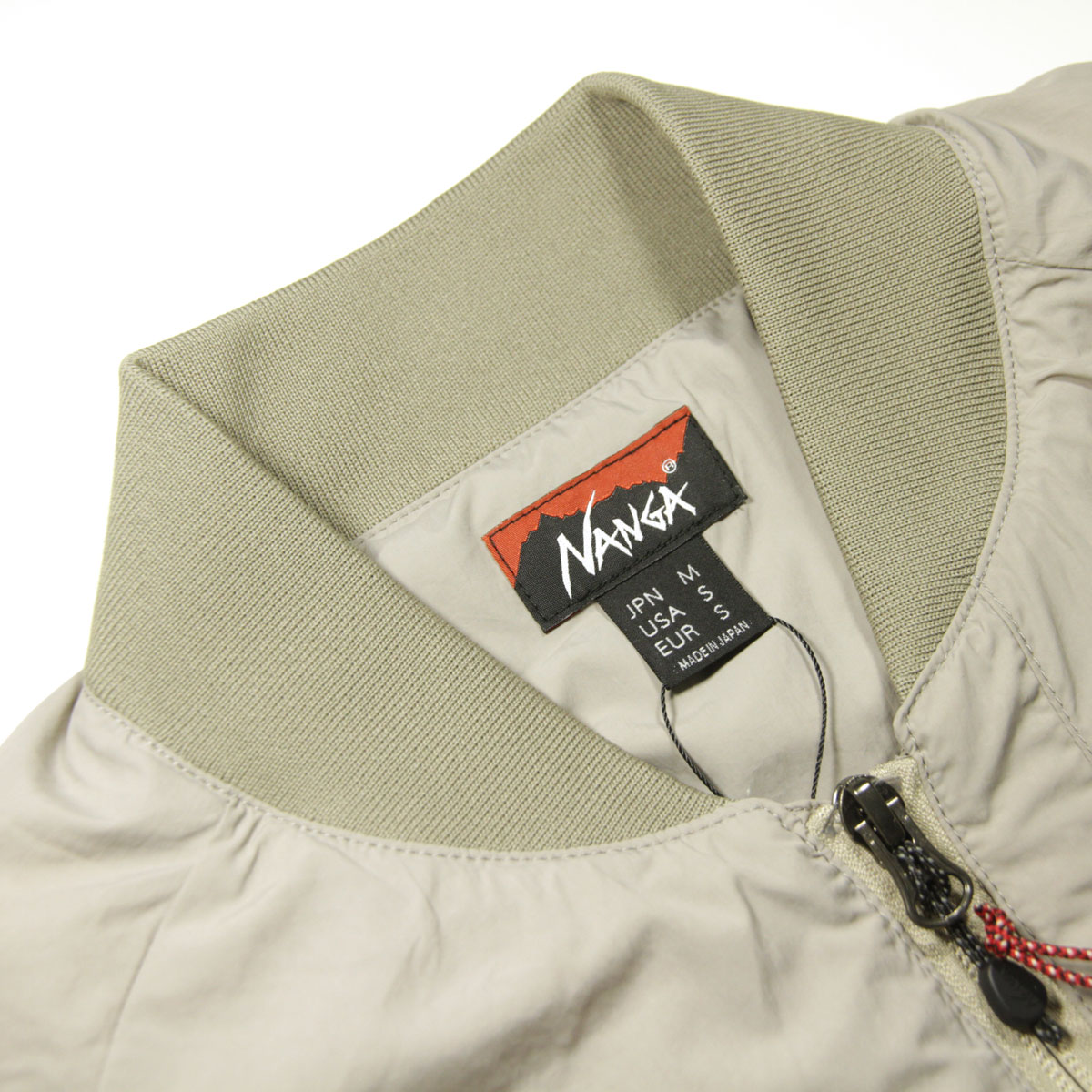 ʥ  ֥륾 Ź NANGA  㥱å MA-1 SOFT DOWN VARSITY BLOUSON BEG N2500-0J001A BEIGE A16B B1C C1D D4E E18F
