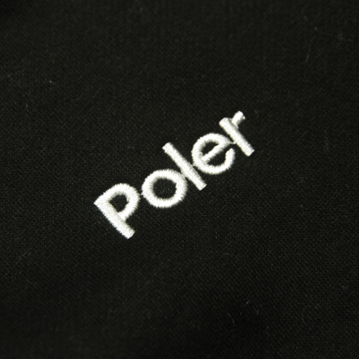 �ݡ��顼 ��� �ץ륪���С��ѡ����� ��������Ź POLER �ա��ǥ��� �������å� POLER EMB HOOD PARKA D 243MCV0068-BLK BLACK