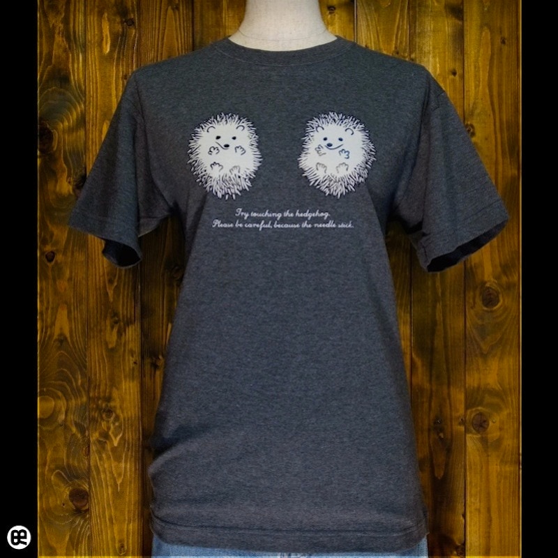 ハリネズミ : チャコール：Tシャツ