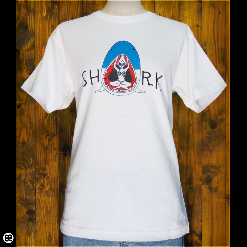 YogaShark : ホワイト：Tシャツ