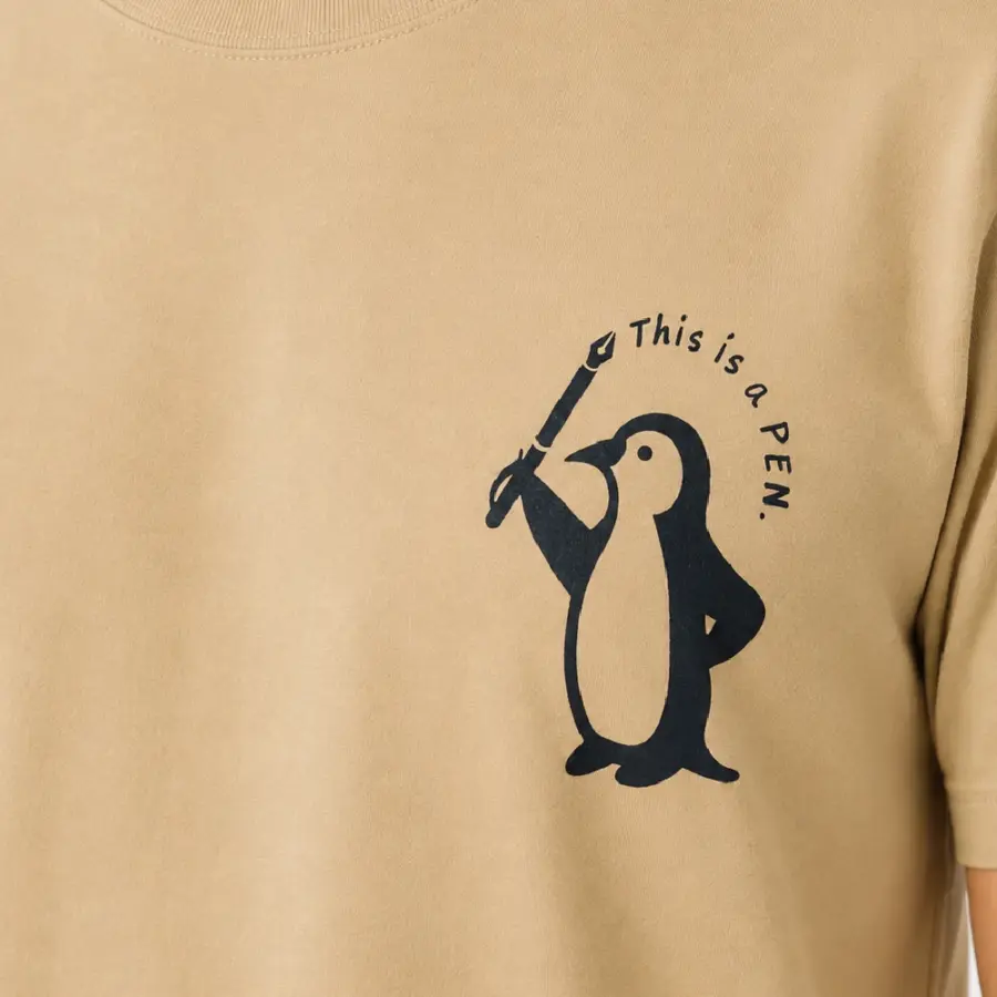 This is a PEN：サファリ：Tシャツ