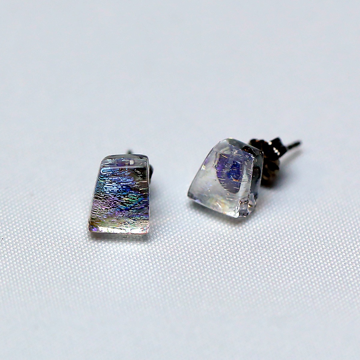 葛飾北斎《花鳥画集 紫陽花に燕》＞ピアス | ayanofukumura | ものと