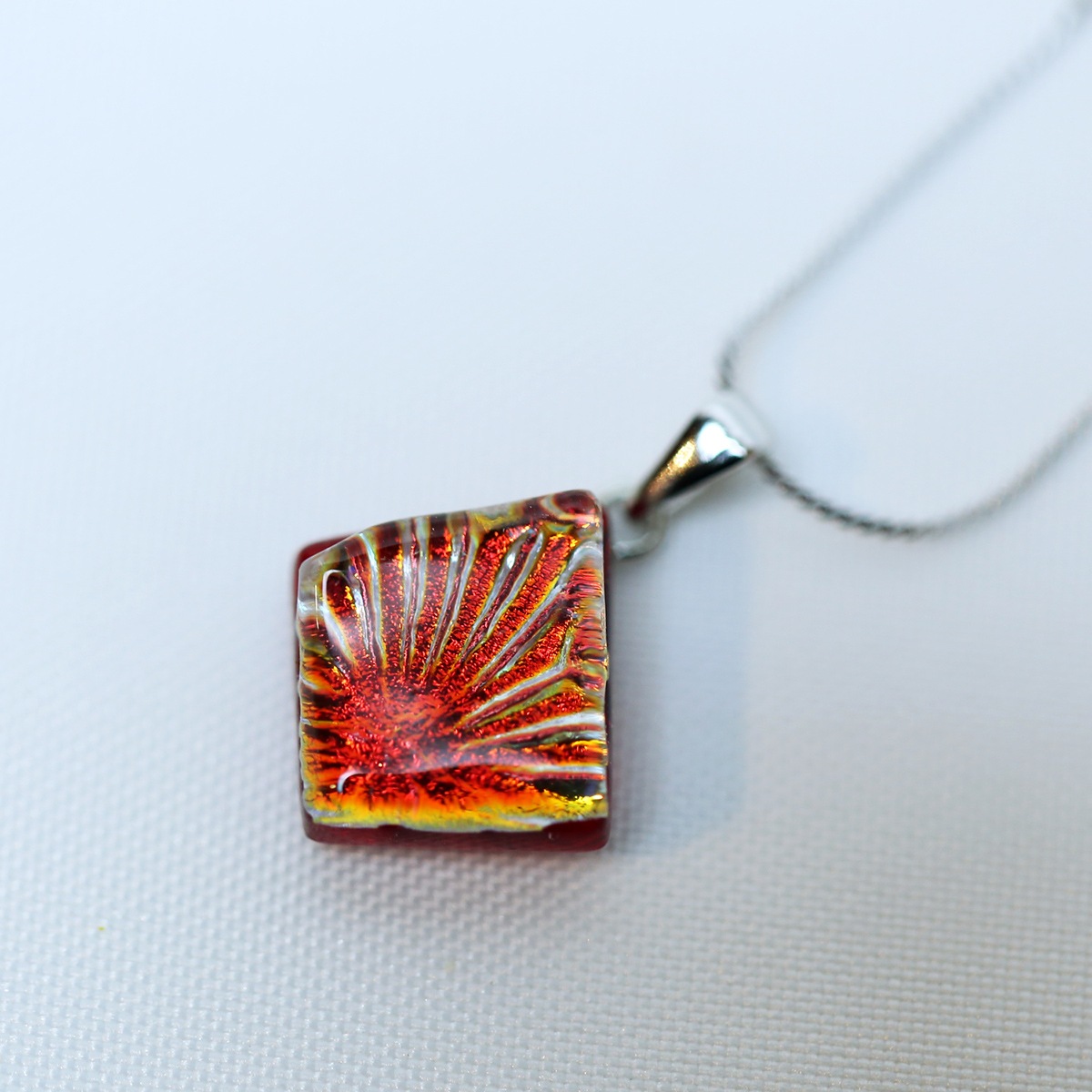 恵 #0645】 華やかな飾り皿 金銀色絵 桜に雉 花鳥流水図 金属