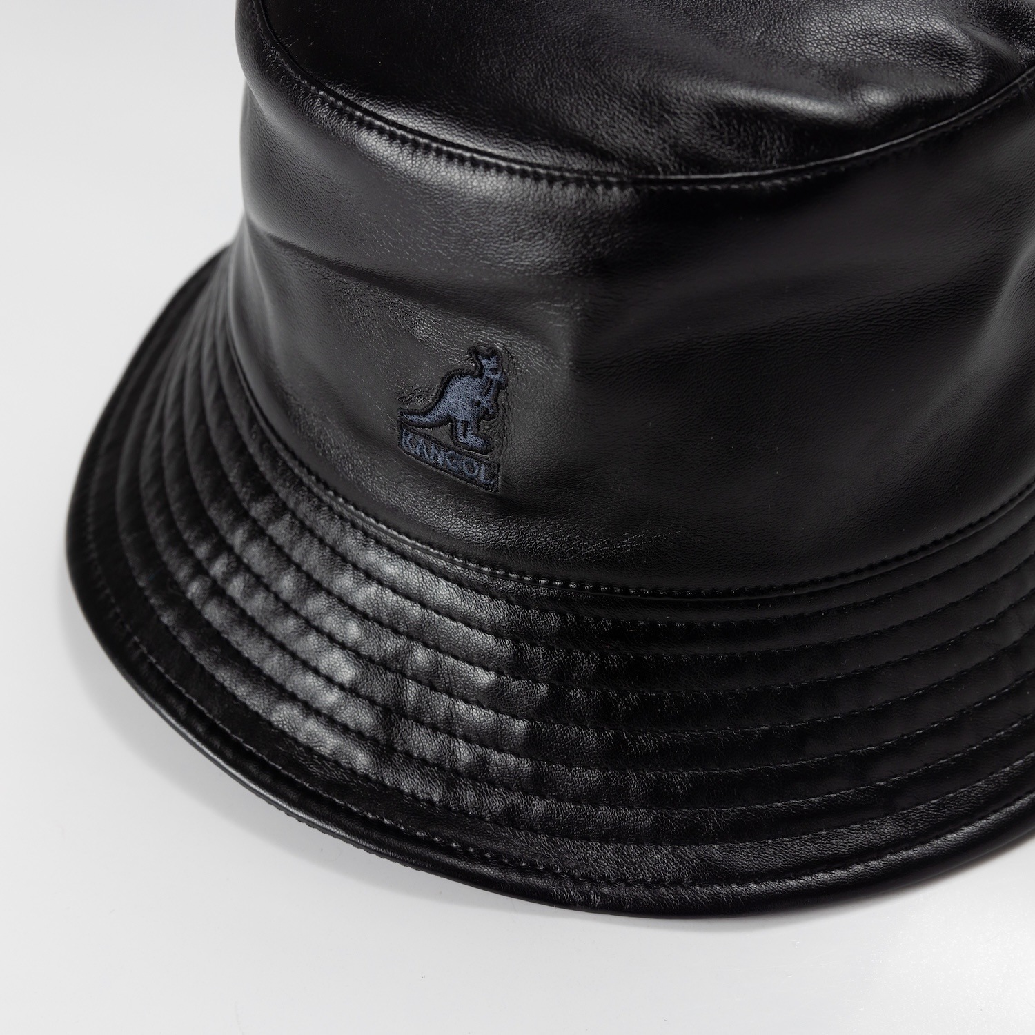 「KANGOL/カンゴール」SMU FAUX RV SHORT BUCKET