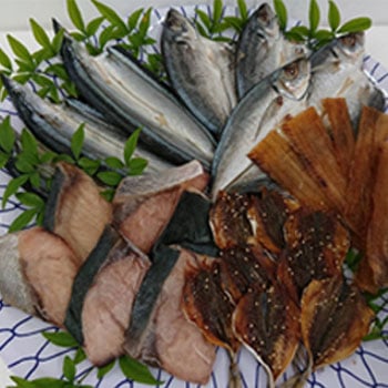 【干物セット】ブリ、サンマ、アジ、太刀魚みりん、アジ桜【冷凍配送】
