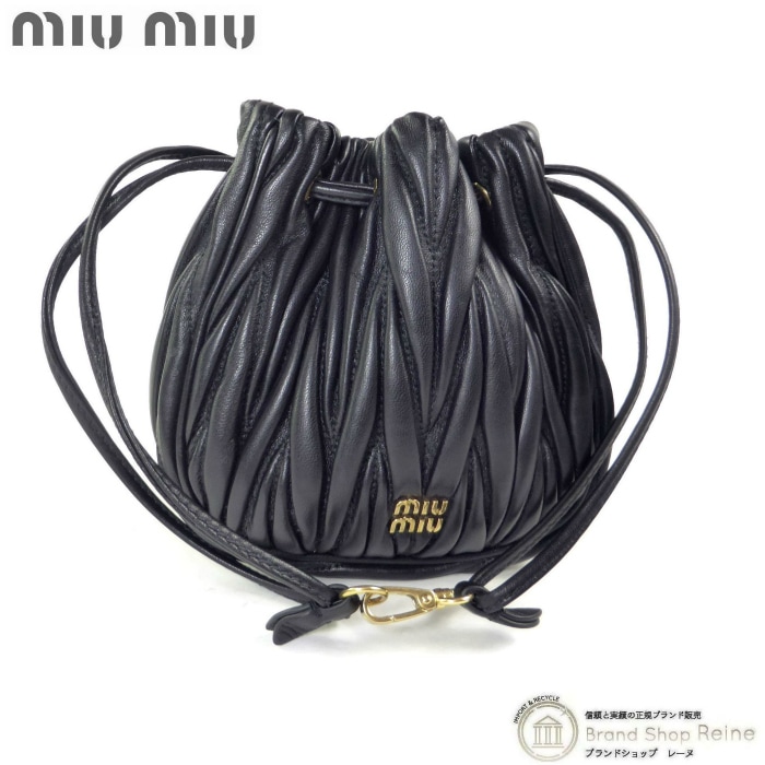 �ߥ奦�ߥ奦 ��MIUMIU�� �ޥƥ�å� �ʥåѥ쥶�� �ݡ��� �ߥ˥Хå� 5ND022 NERO�ڿ���Ʊ�͡� ���