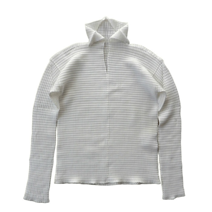 ���å����ߥ䥱 ��ISSEY MIYAKE�� �ݥꥨ���ƥ� �ץ꡼�� �����åѡ��ݥ� �ȥåץ� �ۥ磻�� M IM74-FJ560 ����������š� 