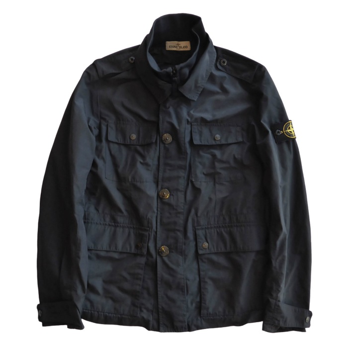 ���ȡ��󥢥����� ��STONE ISLAND�� �ݥꥨ���ƥ� �ʥ����� ���ե��ꥸ�㥱�å� 12SS ���ݡ���å� M �֥�å� 561542022 ������ ��󥺡���š� 